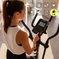 Эллиптический тренажер Zipro Hulk RS, 8 уровней нагрузки, LCD-консоль с датчиками пульса, мониторинг времени, дистанции, калорий и скорости, черный и белый
