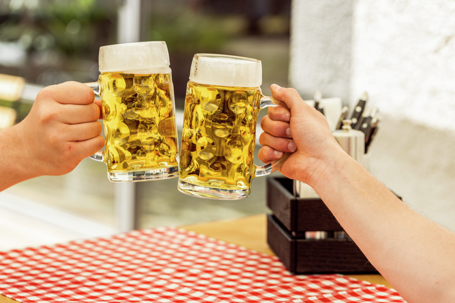 Stölzle Lausitz Beer Mug Set of 6, 640 ml, Traditional German Dimpled Glass, Heavy Duty Robust Design, Dishwasher Safe
