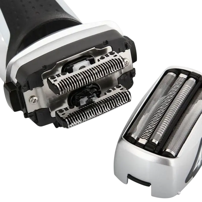 Panasonic ES-RF31 Electric Foil Shaver, Wet and Dry, 4 Flexible Heads, Li-ion Battery, 3 Speed Settings, Integrated Trimmer, Silver
