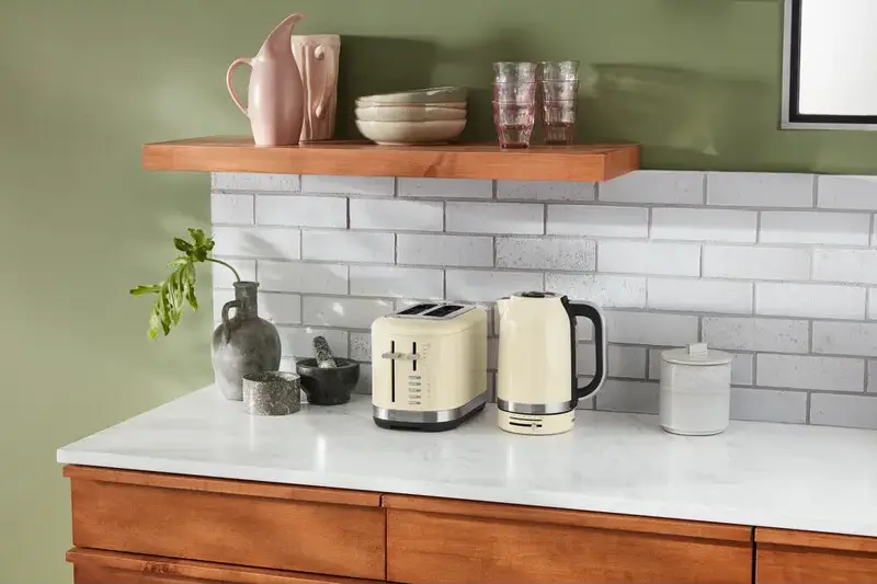 Тостер KitchenAid 5KMT2109EAC на 2 широких слота, 980 Вт, цвет Almond Cream, 7 уровней обжарки, функции разморозки, разогрева и режим для бейглов