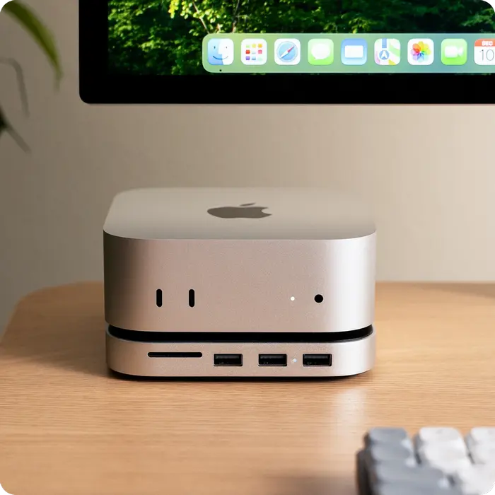 Satechi Подставка и хаб для Mac Mini M4 с корпусом M.2 NVMe SSD, алюминий, 3 порта USB-A, слот SD UHS-II, 10 Гбит/с, Silver