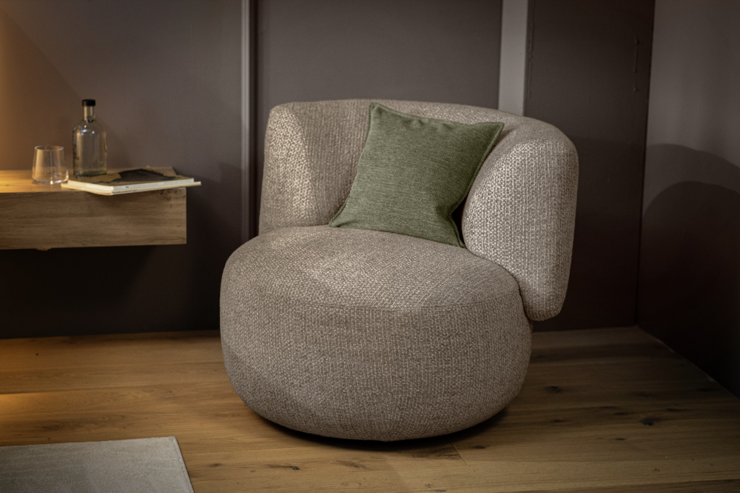 Fotoliu Lounge Vega Tesilo, Forma Organica Curvata, Material Chenille Taupe de Inalta Calitate, Ignifug, 90x86x75 cm, Suporta pana la 160 kg