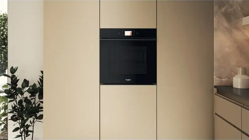 Whirlpool WOI9A8PT2SBA Built-in Electric Oven, Black, A+ Energy Class, 6th Sense, SteamSense, AirFry, Pyrolytic & Hydrolytic FlexiClean, Smart Display