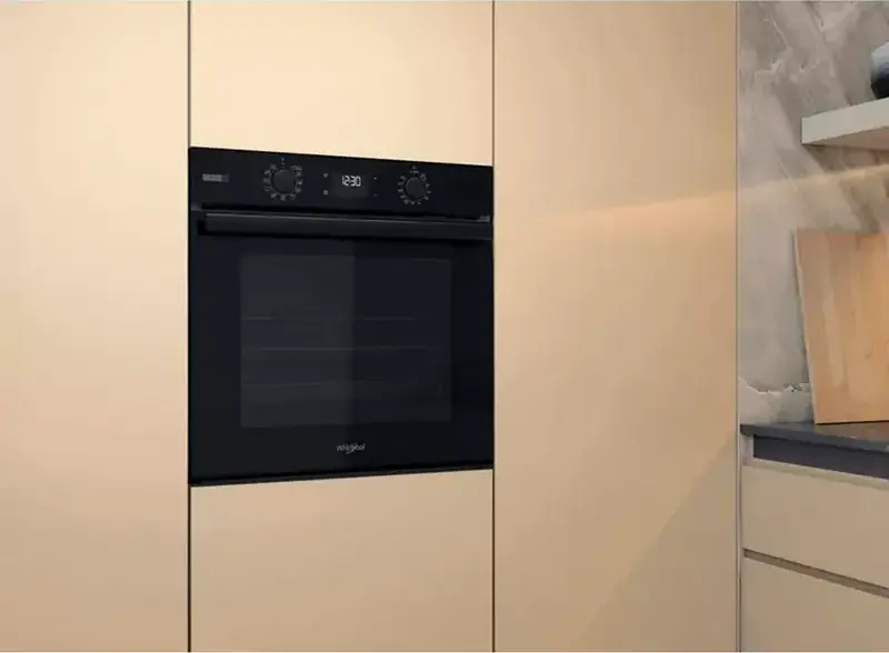 Cuptor Electric Incorporabil Whirlpool OMSK58CU1SB, Negru, Clasa Energetica A+, 8 Functii, Steam+, Cook3, Curatare Catalitica, Ghidaje Telescopice