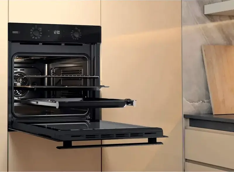Cuptor Electric Incorporabil Whirlpool OMSK58CU1SB, Negru, Clasa Energetica A+, 8 Functii, Steam+, Cook3, Curatare Catalitica, Ghidaje Telescopice