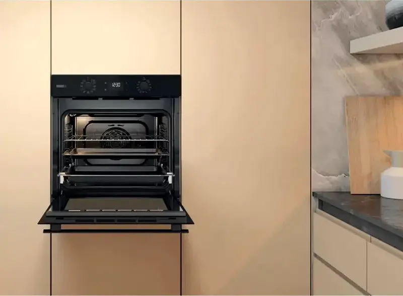 Cuptor Electric Incorporabil Whirlpool OMSK58CU1SB, Negru, Clasa Energetica A+, 8 Functii, Steam+, Cook3, Curatare Catalitica, Ghidaje Telescopice