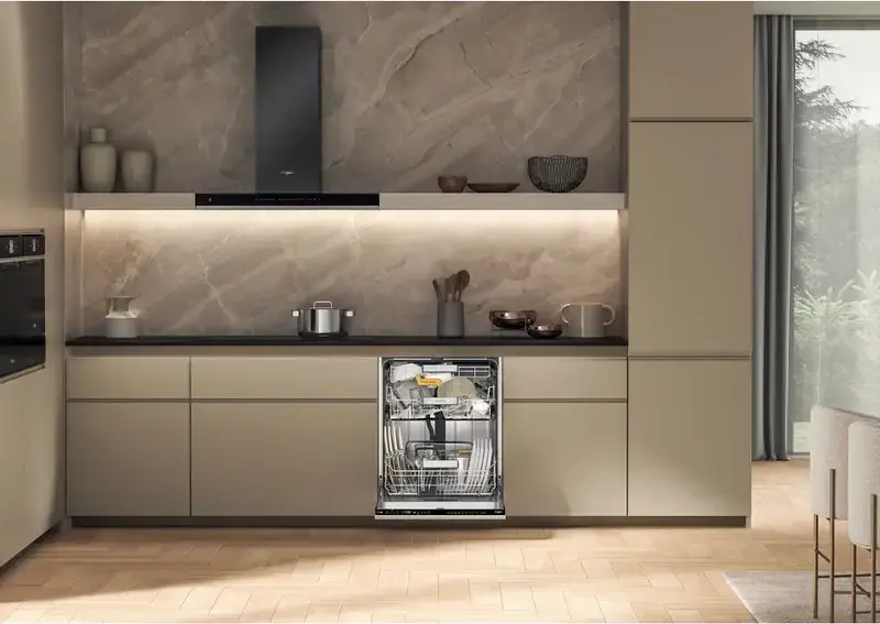 Встраиваемая посудомоечная машина Whirlpool WH8IA15AM6L0, полноразмерная, на 15 комплектов, 6th Sense, NaturalDry, AquaStop, 10 программ, класс A, черная