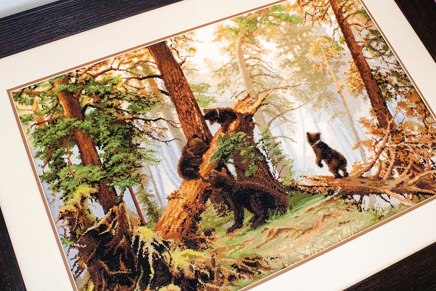 Luca-S G452 Morning in the Pine Forest Petit Point Needlepoint Kit, Zweigart Canvas, Anchor Threads, 38x25 cm, 37 Colors
