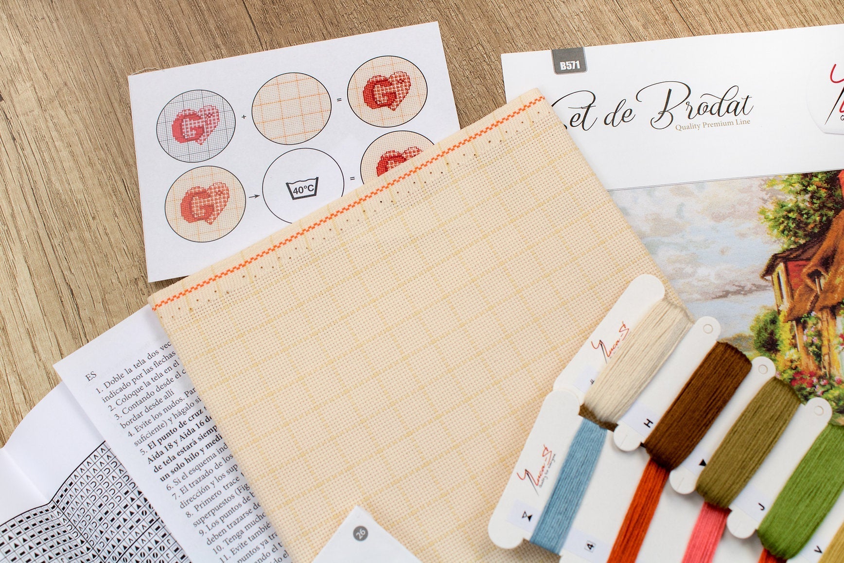 Luca-S G571 Summer Petit Point Kit, 30x24 cm, 50 Colors, Anchor Cotton Mouliné Yarn, Zweigart 25 ct Canvas