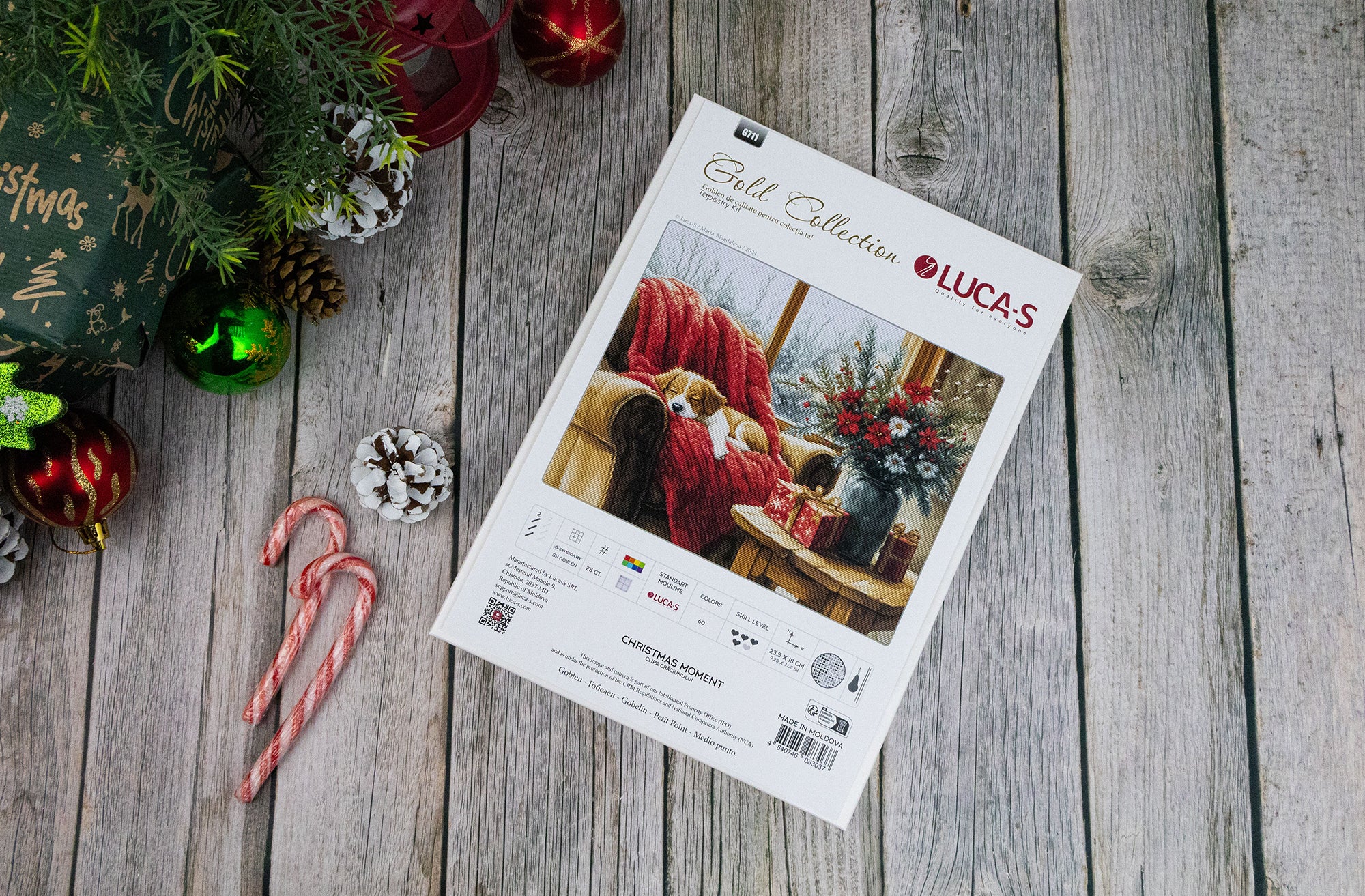 Набор для вышивания Luca-S G711 Christmas Moment, Gold Collection, 23.5 x 18 см, 60 цветов, ткань гобелен серая, 234 x 180 стежков
