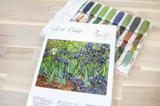 Dimensiune: 42,5x34 cm Culori: 38 Pânză: Aida 18 "Zweigart" Ață: muline "Anchor" Set de brodat în cruciuliță Luca-S Set de brodat în cruciuliță Luca-S - B444 Irişii, dupa Van Gogh