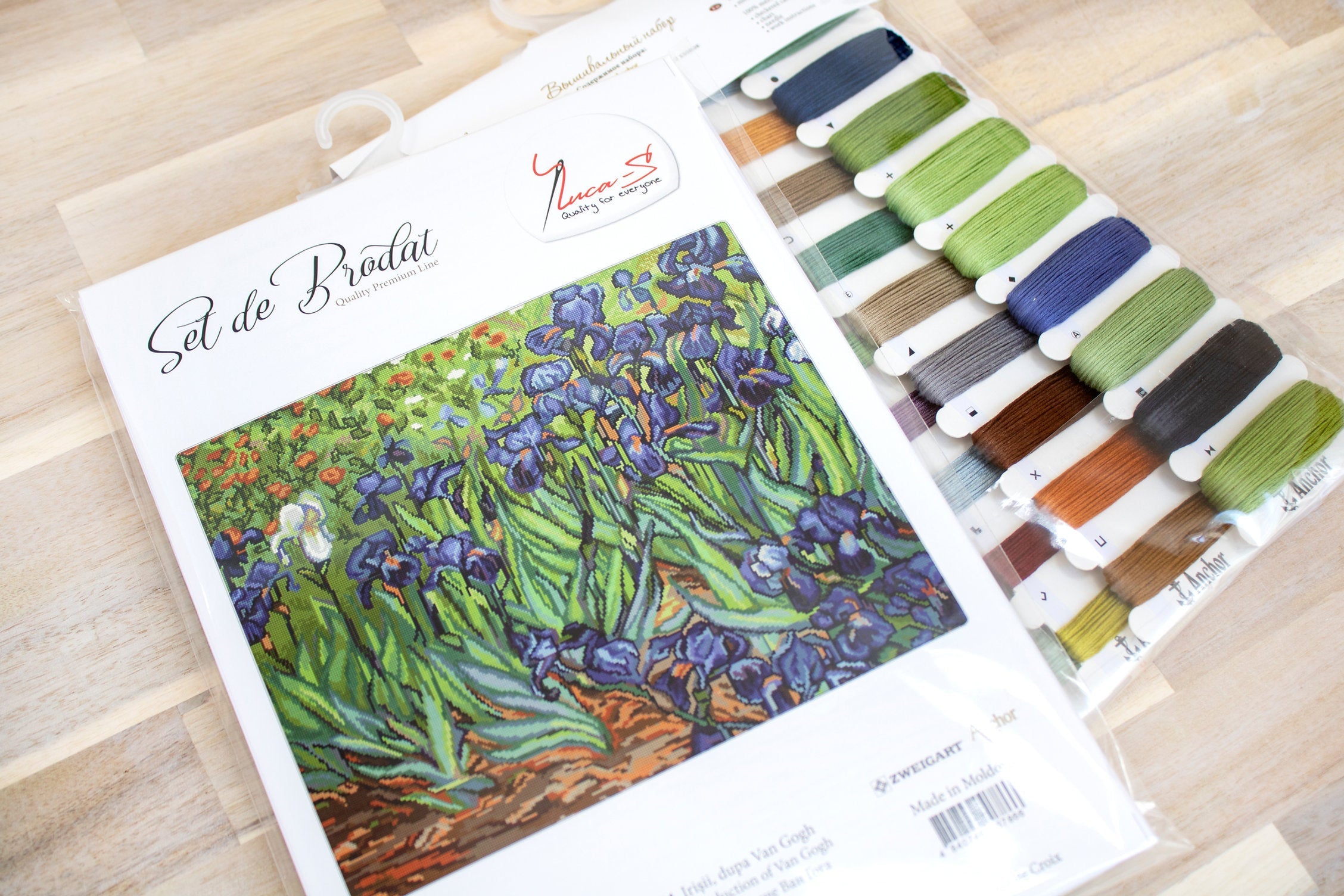 Kit Broderie în Cruce Luca-S B444 Irisuri după Van Gogh, Material Aida 18 Zweigart, Ață Mouline Anchor, 42,5x34 cm, 38 Culori