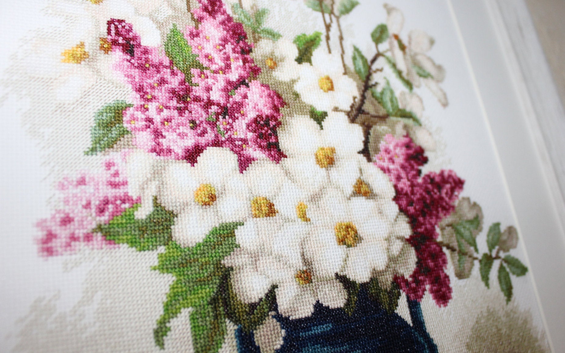 Luca-S B514 Lilac and Jasmine Counted Cross Stitch Kit, 16 ct Zweigart Aida Fabric, 30x44.5 cm, 42 Colors, Anchor Cotton Threads