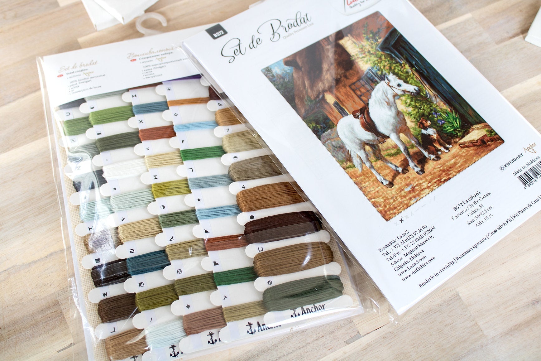 Luca-S B572 La cabana Cross-stitch Embroidery Kit, 34 x 42.5 cm, 50 Colors, Ivory Zweigart Aida 18 ct Pre-marked Fabric, Anchor Mouline Cotton Threads