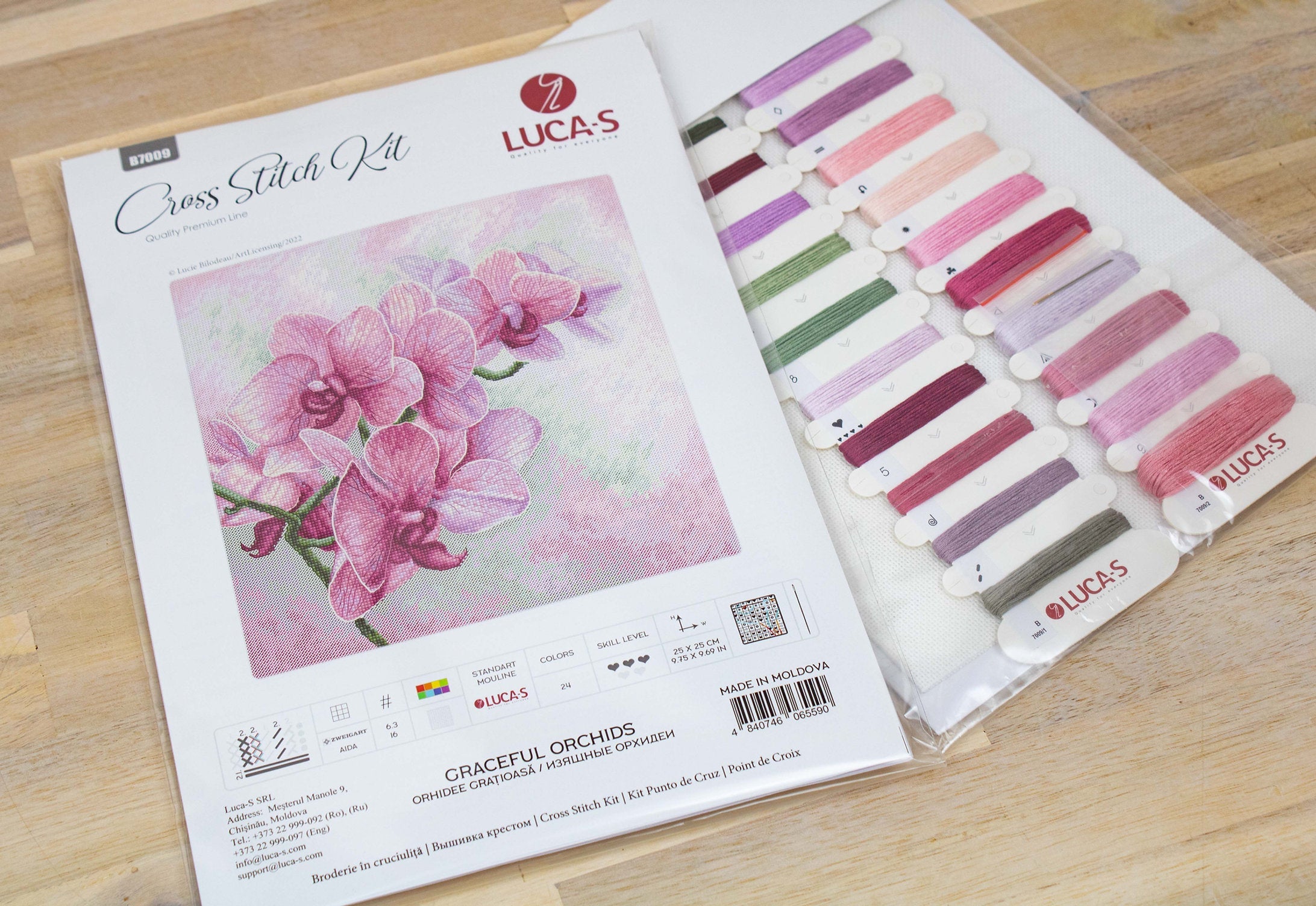 Kit Broderie Luca-S B7009 Orhidee gratioasă, 25x25 cm, Material AIDA Zweigart 16ct, Ață 100% bumbac, 24 culori