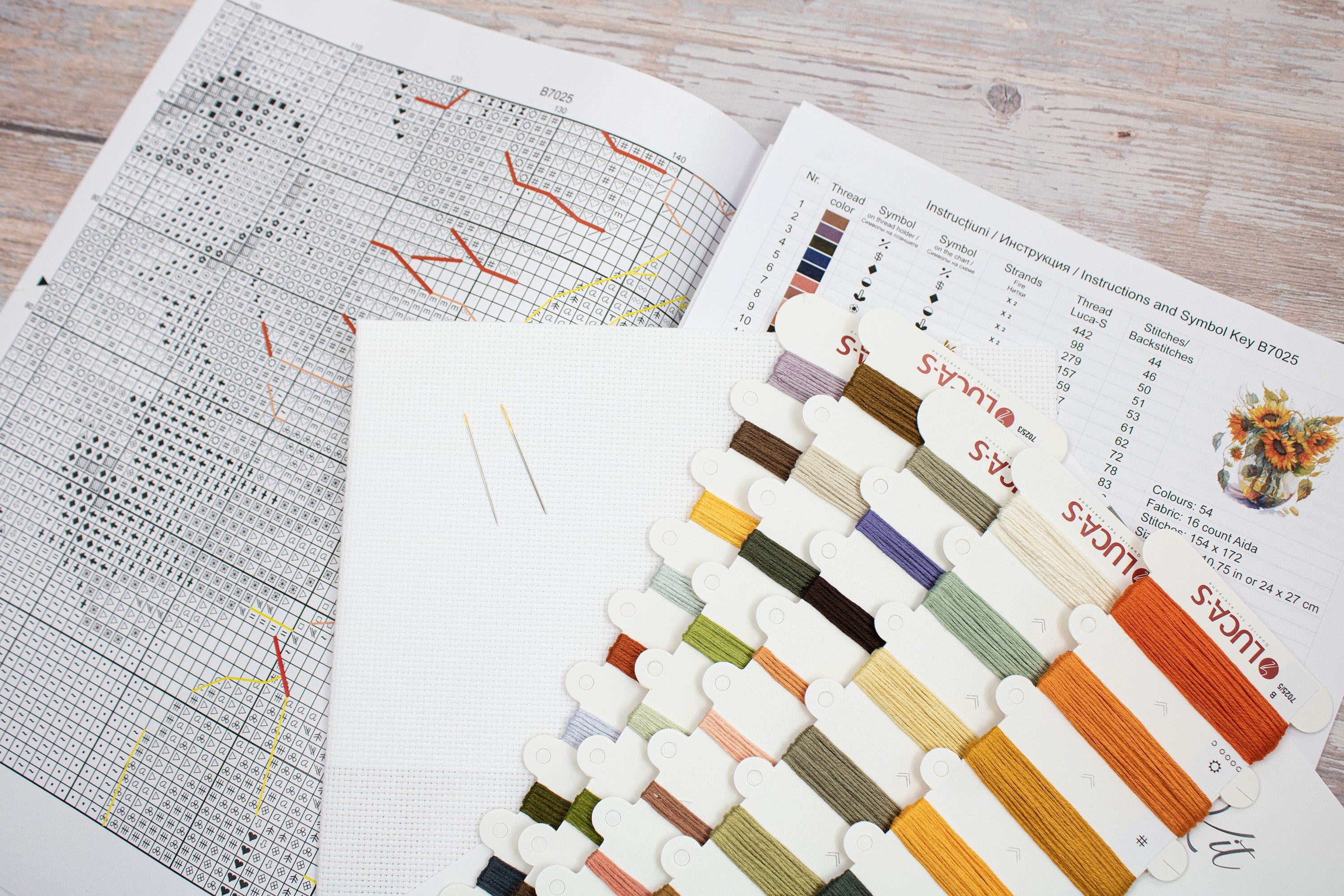 Kit Broderie Luca-S B7025 Vaza cu Floarea Soarelui, Aida 16ct, Dimensiune Broderie 24x27 cm, 54 Culori, Fir 100% Bumbac