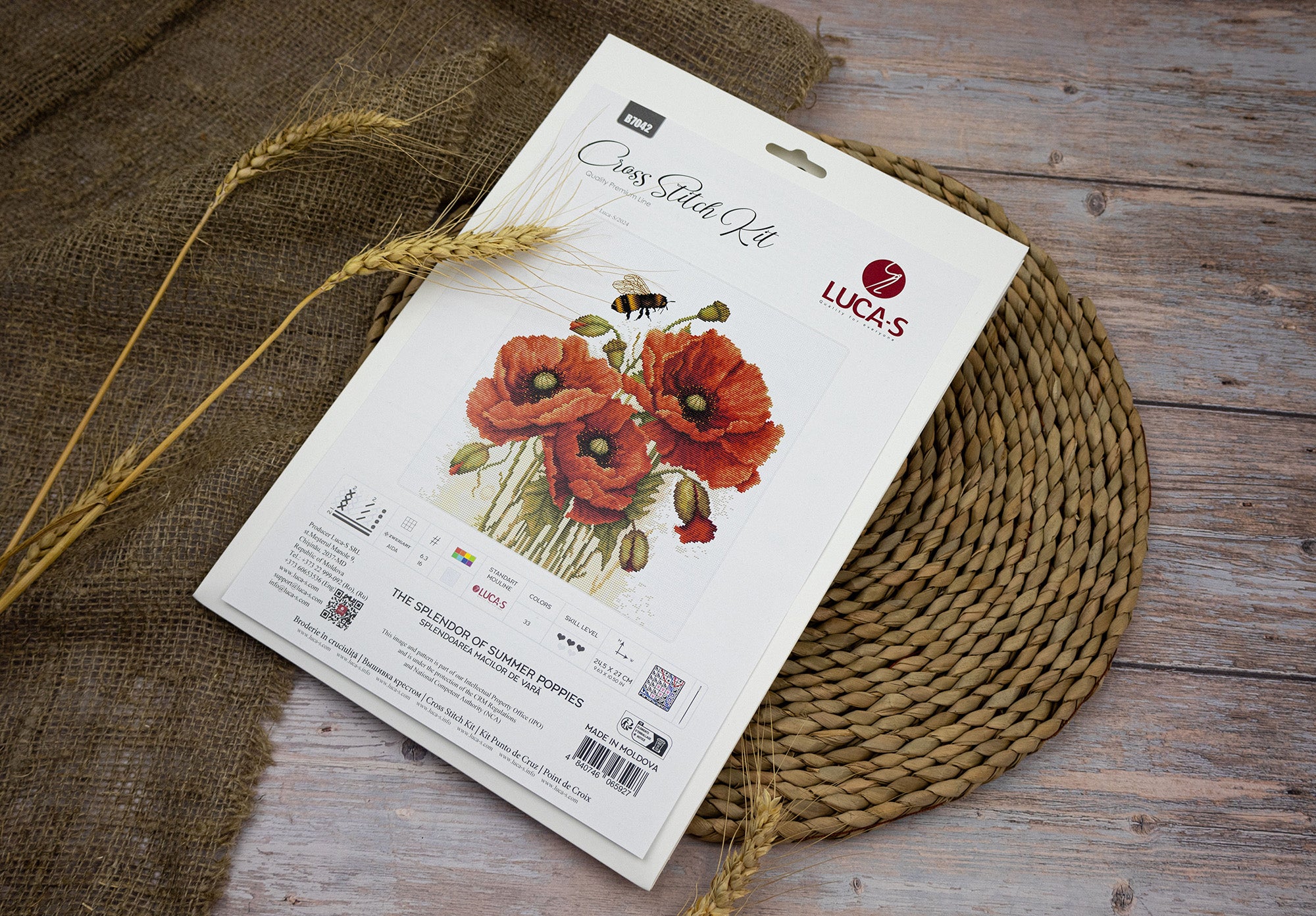 Kit Broderie Luca-S B7042 Splendoarea Macilor de Vara, Pânza Zweigart Aida 16ct, Ață 100% Bumbac, 24.5 x 27 cm, 33 Culori