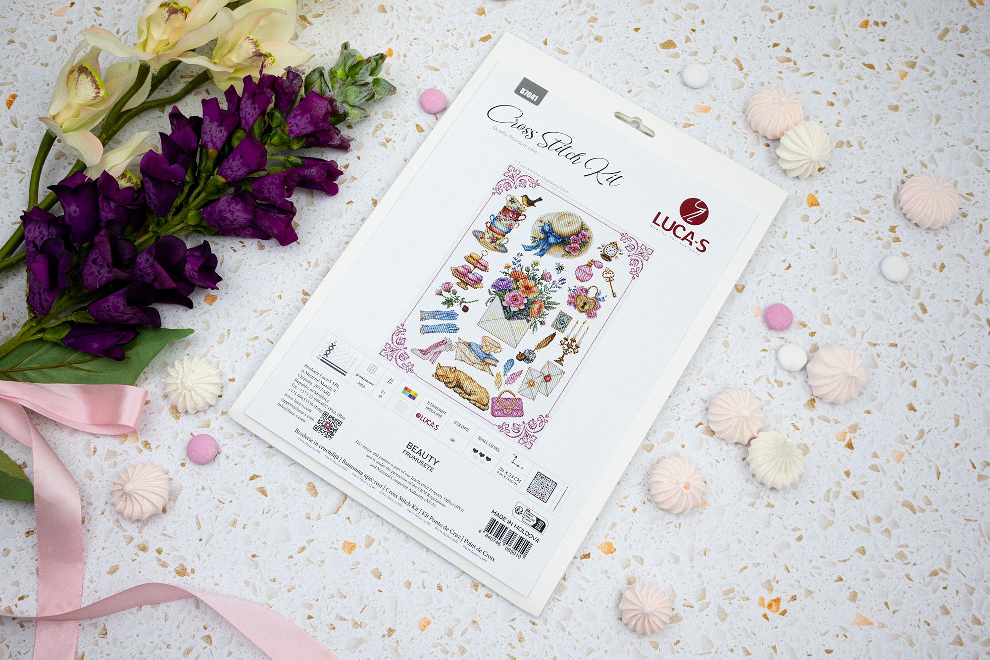 Kit Broderie Luca-S B7041 Beauty, Material Zweigart Aida 18 ct, Dimensiune Finală 24 x 33 cm, 48 Culori, Ață 100% Bumbac