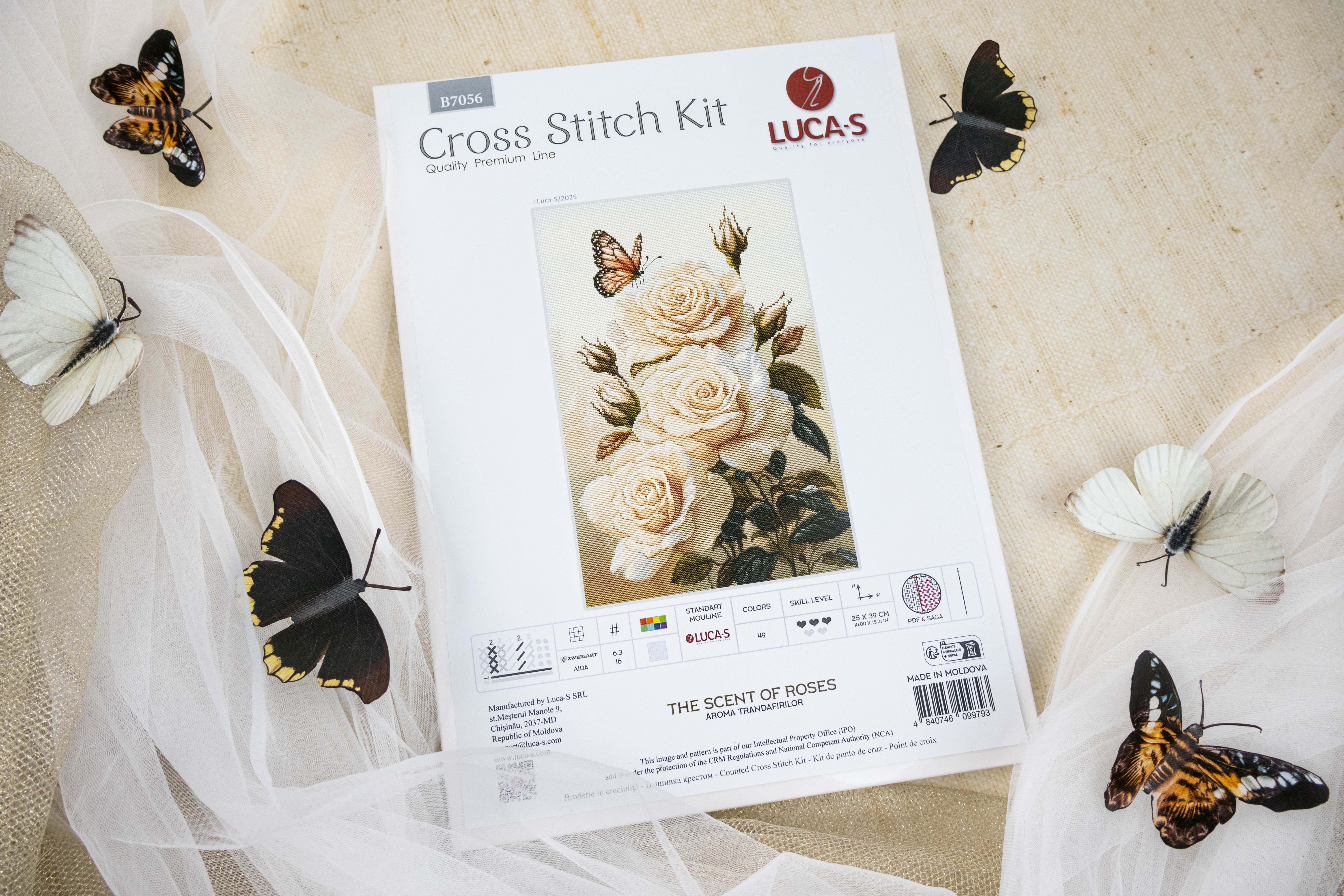 Luca-S B7056 The Scent of Roses Cross Stitch Kit, 25x39 cm, Zweigart Aida 16ct White Fabric, 100% Cotton Threads, 49 Colors