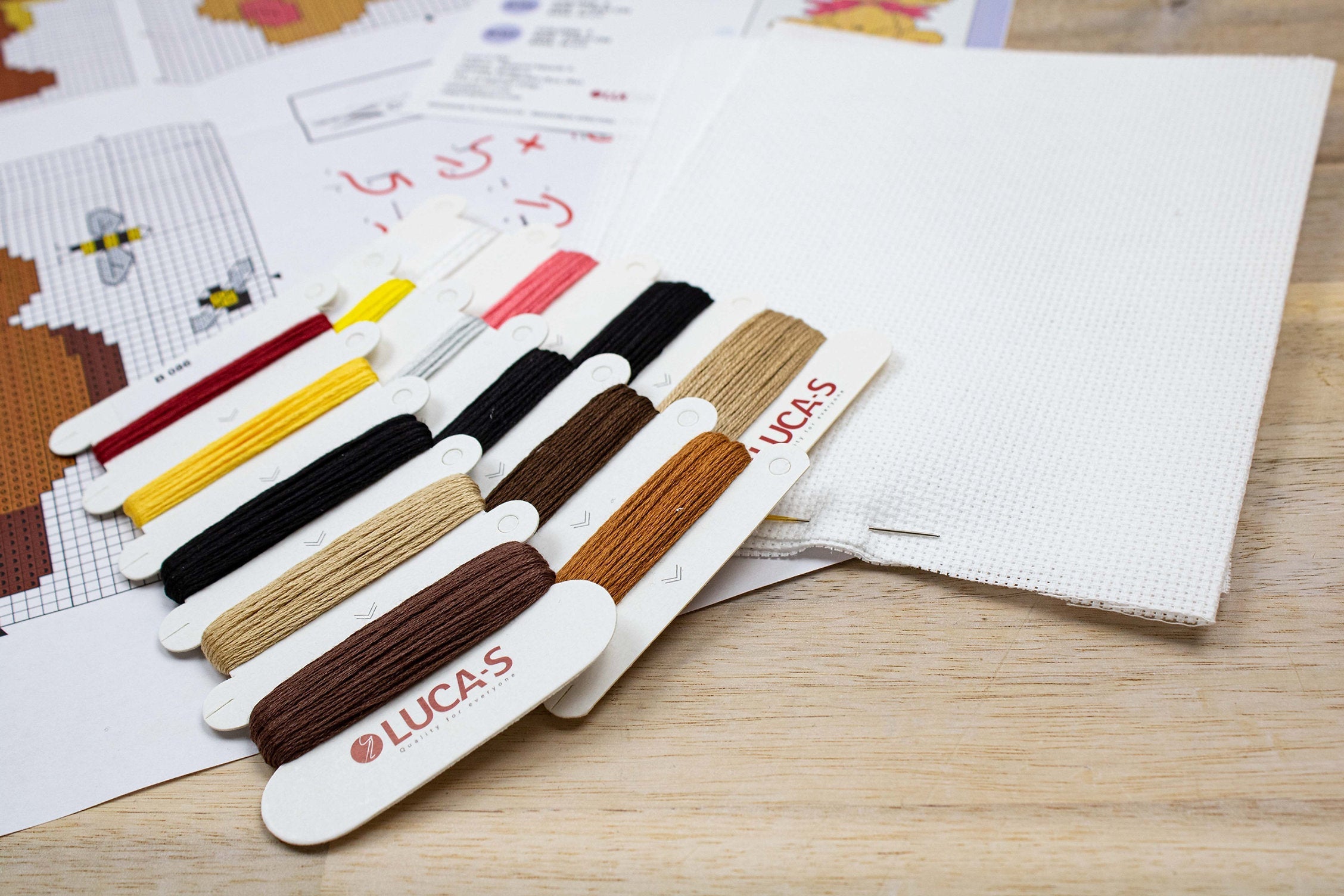 Kit Luca-S Prima mea broderie M02 pentru Începători, Set de 3 modele B075 B086 B087, Material Zweigart 14ct AIDA, Fir 100% bumbac