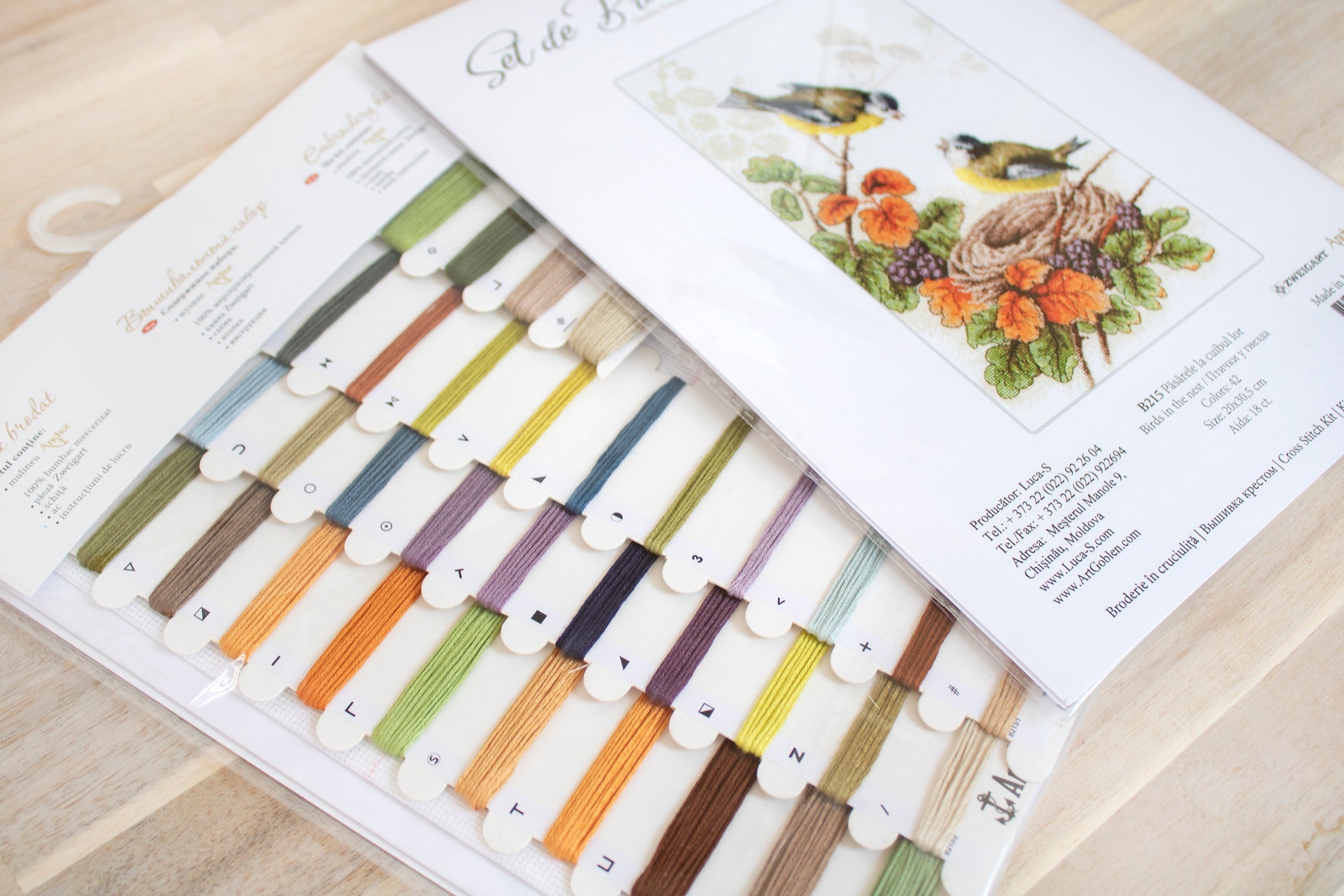 Kit Broderie în Cruce Luca-S B215 Păsărelele la cuibuşor, Material Aida 18 ct Zweigart, Ață Muline Anchor, 42 Culori, 20 x 30.5 cm, Calitate Premium