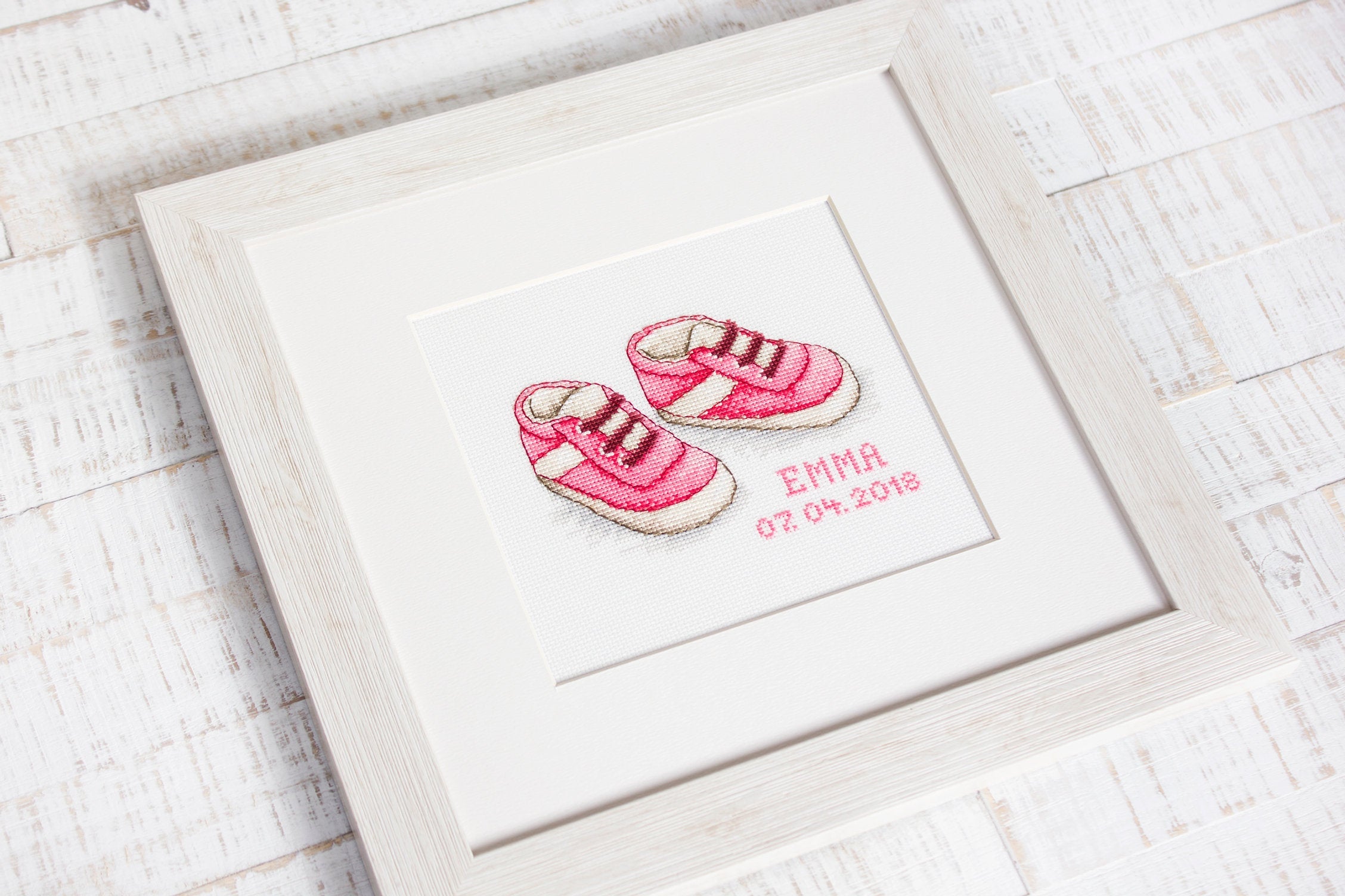 Kit Cross Stitch Luca-S B1139 Papucei, 17 Culori, 12.5x8 cm, Material Aida Zweigart 18ct Alb, Fir Anchor, Include Modele pentru Personalizare