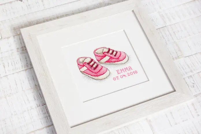 Kit Cross Stitch Luca-S B1139 Papucei, 17 Culori, 12.5x8 cm, Material Aida Zweigart 18ct Alb, Fir Anchor, Include Modele pentru Personalizare