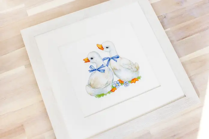 Kit Broderie în Cruce Luca-S B1140 Gâște, 32 Culori, 15x14 cm, Material Aida 18 ct Zweigart, Aste Anchor