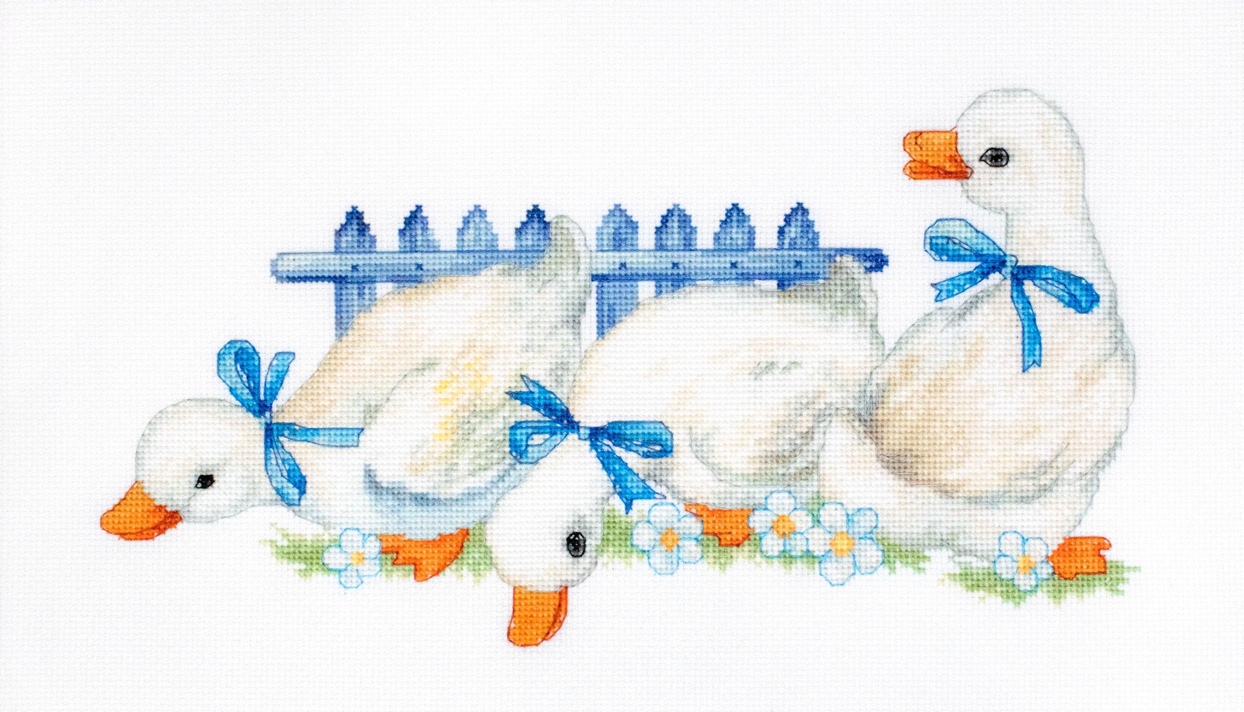 Luca-S B1143 Three Geese Cross Stitch Kit, Zweigart Aida 16ct Fabric, Anchor Mouline Cotton Threads, 28.5 x 15 cm, Designer Alena Faenkova
