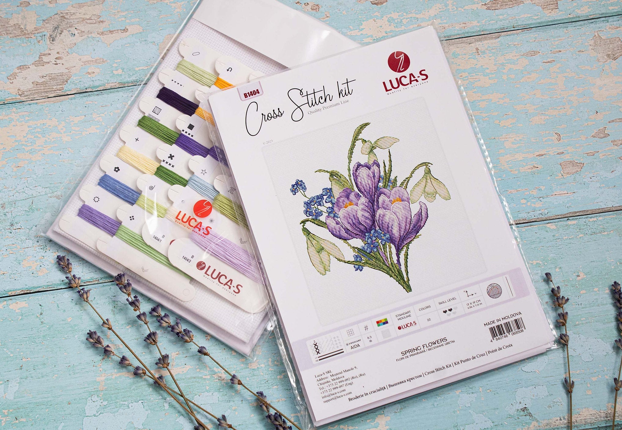 Kit Broderie în Cruce Luca-S B1404 Flori de Primăvară, Material Zweigart Aida 16 ct, Ață 100% Bumbac, 22 Culori, Dimensiune Finală 17 x 19 cm