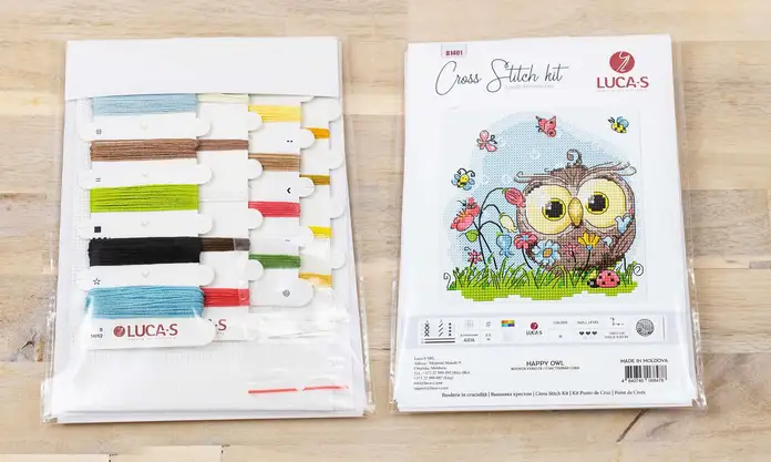 Luca-S B1401 Happy Owl Cross Stitch Kit, 13x13 cm, Zweigart Aida 16 ct Fabric, 18 Colors, 100% Cotton Threads