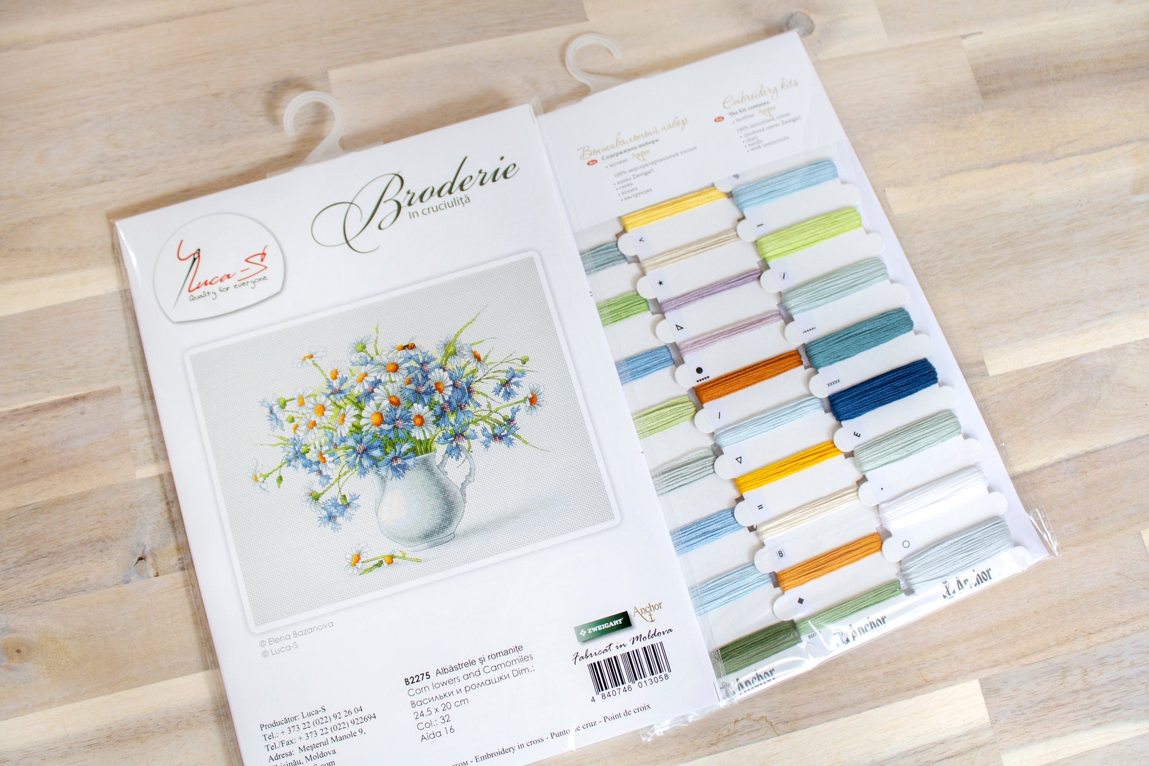 Luca-S B2275 Cross Stitch Embroidery Kit Cornflowers and Chamomiles by Elena Bazanova, Aida 16 Cotton Fabric 24.5x20 cm, 32 Colors Anchor Muline