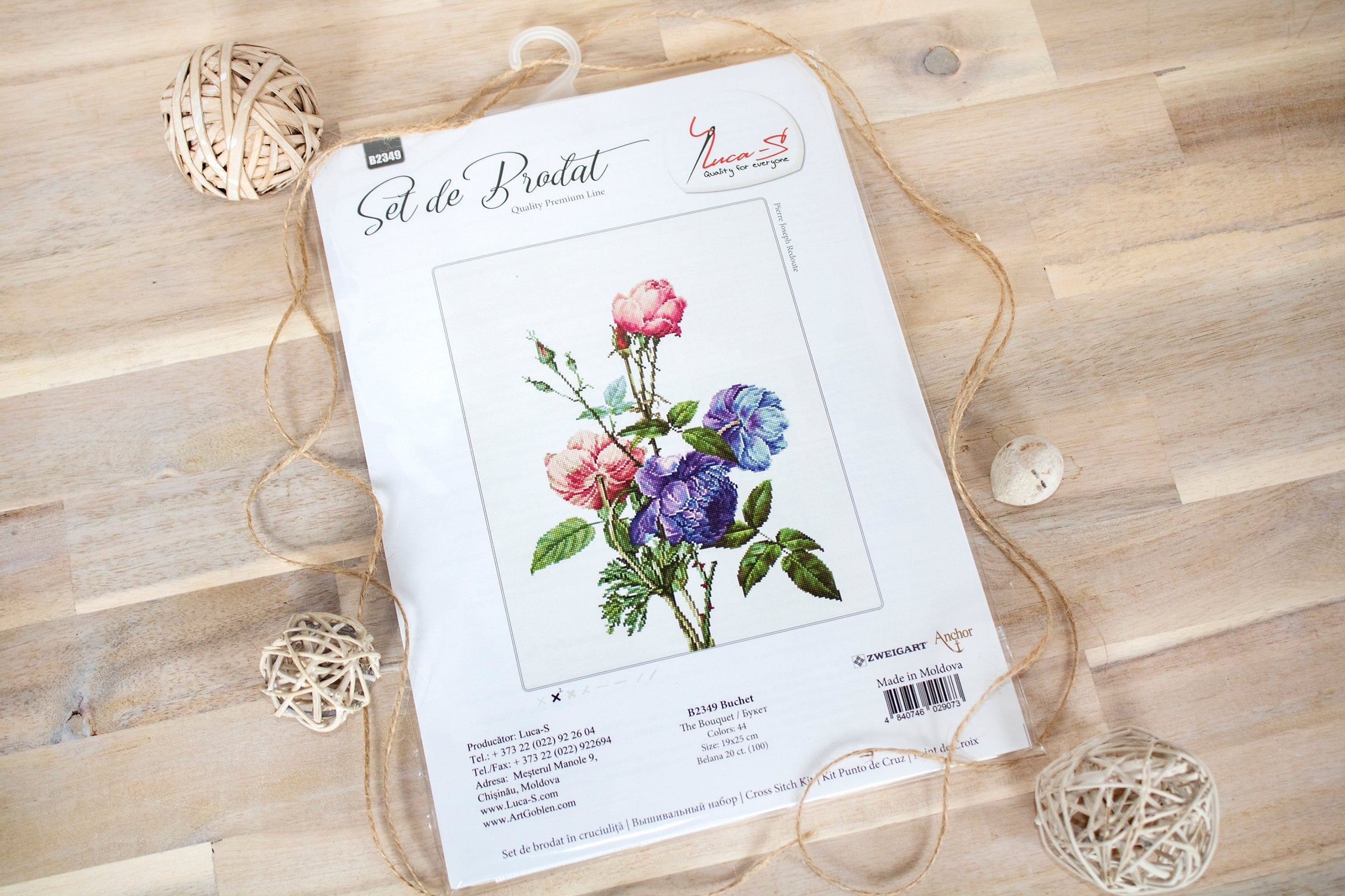 Luca-S B2349 Buchet Cross-stitch Embroidery Kit, Pierre Joseph Redoute Design, Zweigart Belana 20ct Canvas, Anchor Threads, 19x25 cm, 44 Colors