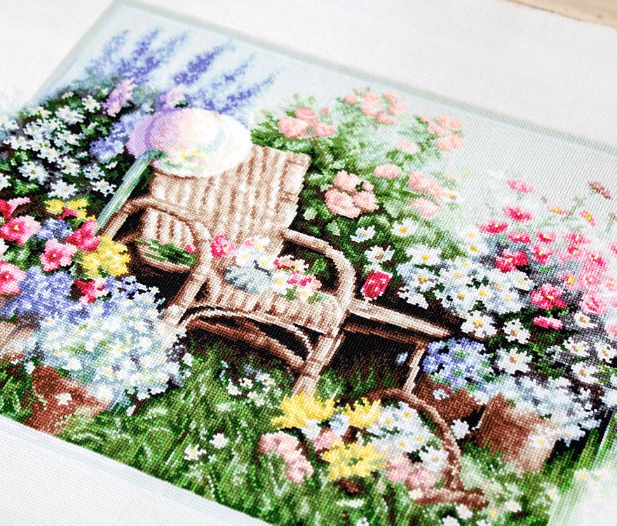 Набор для вышивания Luca-S B2344 Blooming Garden, 51 цвет, 43x28 см, канва Zweigart Aida 18 ct белая, нити Anchor мулине