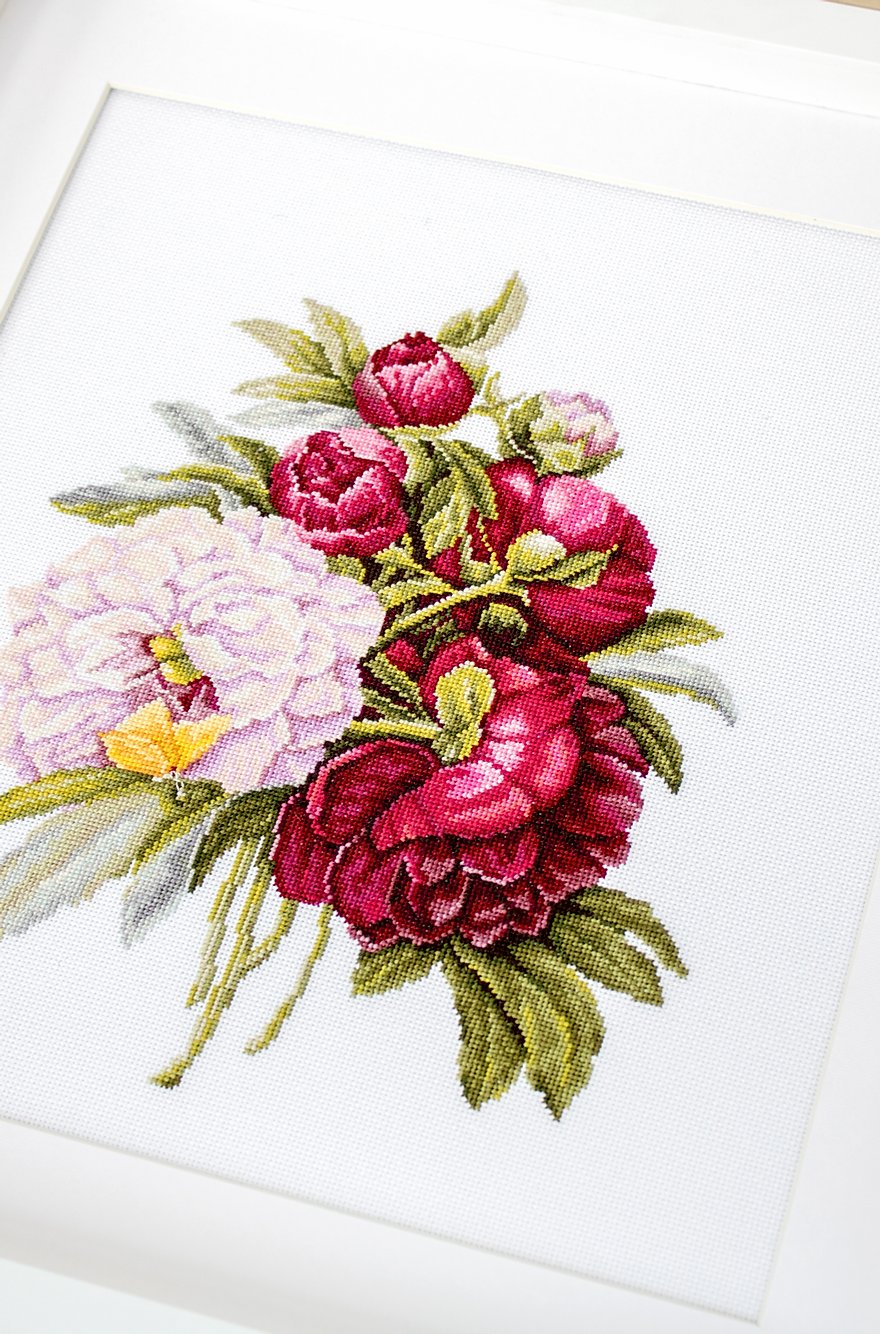 Luca-S B2354 Bouquet with Peonies Cross Stitch Embroidery Kit, 44 Colors, 20x26.5 cm, Zweigart Belana 20 ct Fabric, Anchor Premium Muline Threads