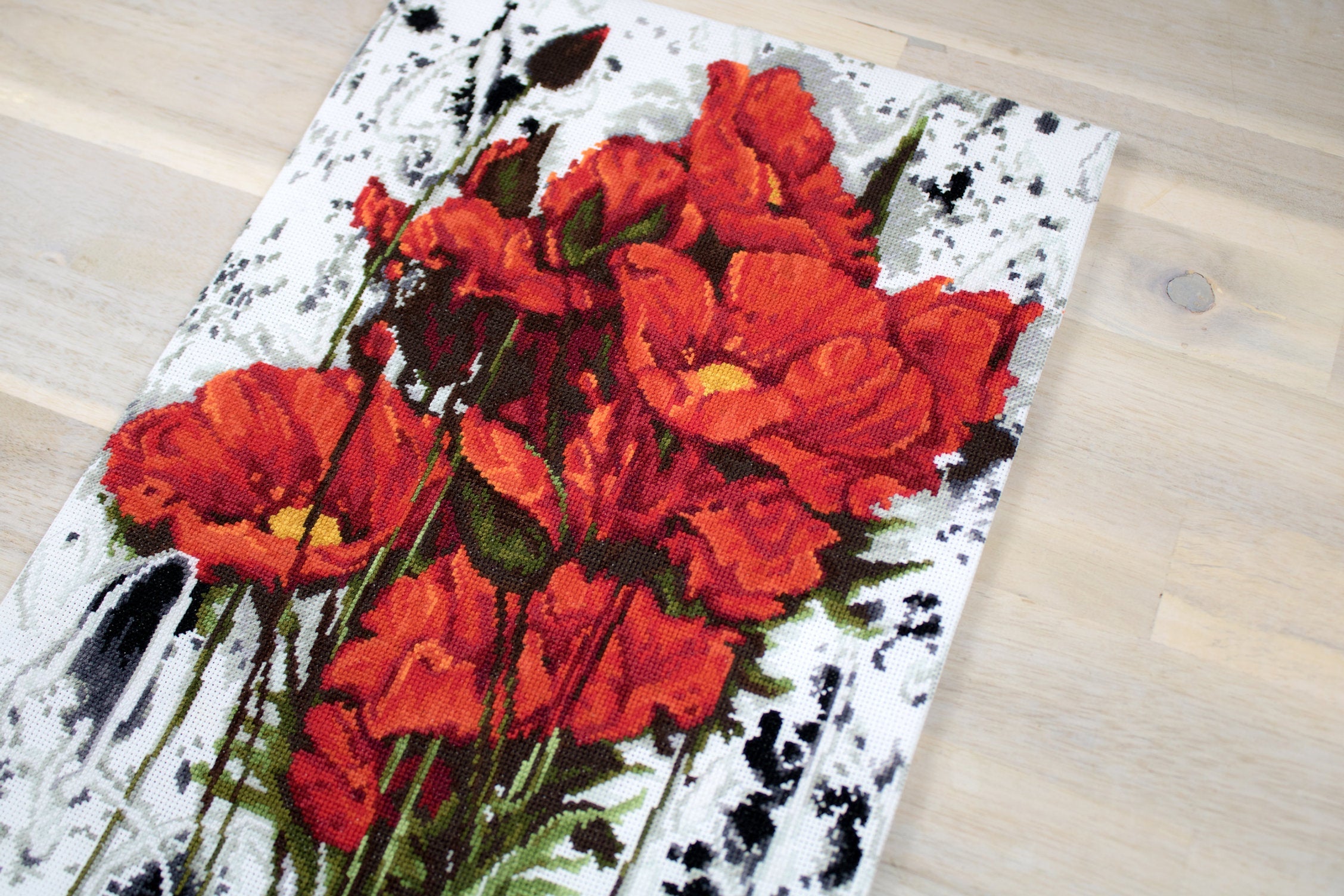Kit Broderie în Cruce Luca-S B2375 Maci, 25.5 x 37 cm, Material Zweigart 18ct AIDA, Aste Aste Anchor, 25 Culori