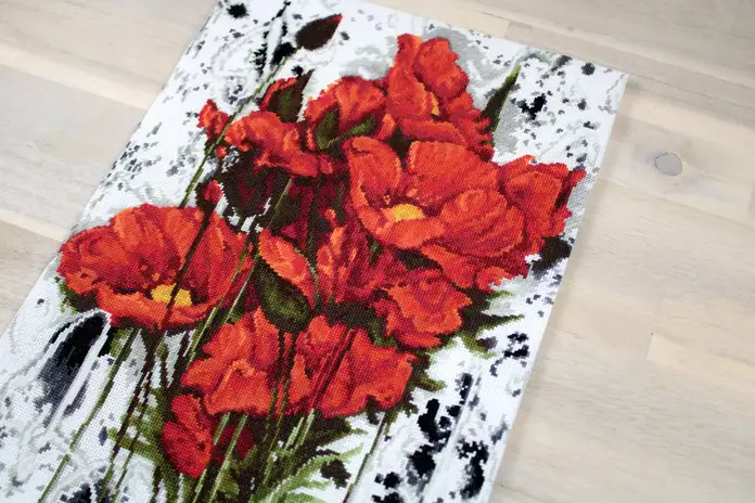 Kit Broderie în Cruce Luca-S B2375 Maci, 25.5 x 37 cm, Material Zweigart 18ct AIDA, Aste Aste Anchor, 25 Culori