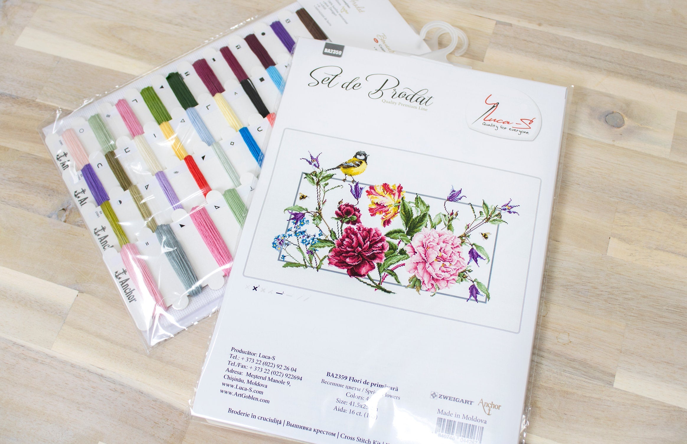 Kit Broderie Cross Stitch Luca-S BA2359 Flori de primăvară, 46 Culori, 41.5x25 cm, Material Aida Zweigart 16 ct, Aripite Anchor
