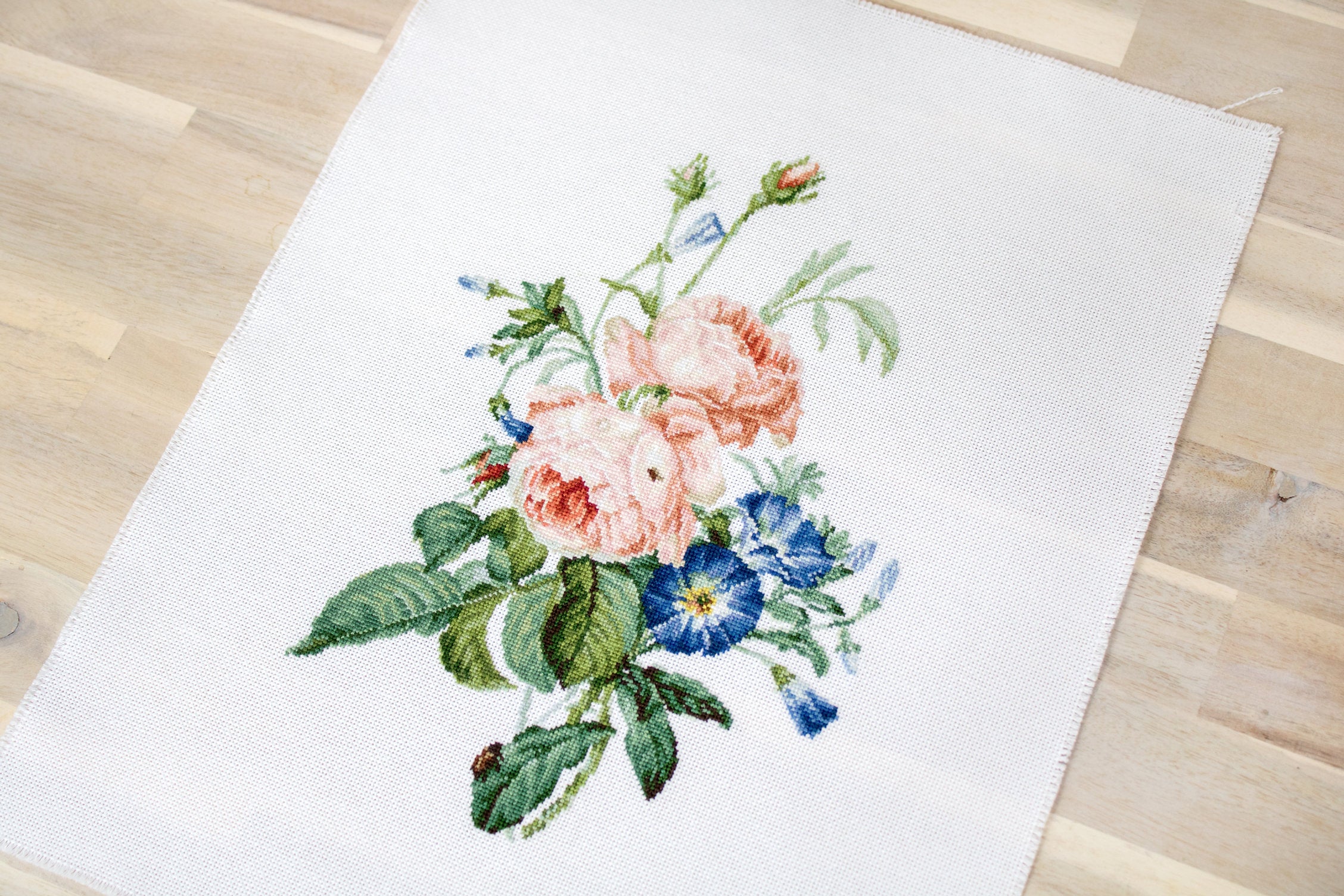 Kit Broderie Luca-S B2351 Buchet cu Trandafiri, Pierre Joseph Redoute, Material Belana Premium 19x28 cm, Aste Anchor Muline, 40 Culori