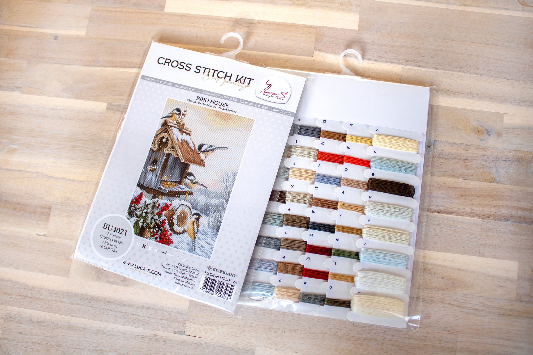 Kit Broderie în Cruce Luca-S BU4021 Căsuță pentru păsări, Material Aida 16 ct Zweigart, Ață de Bumbac 100%, 25.5x38 cm, Calitate Premium