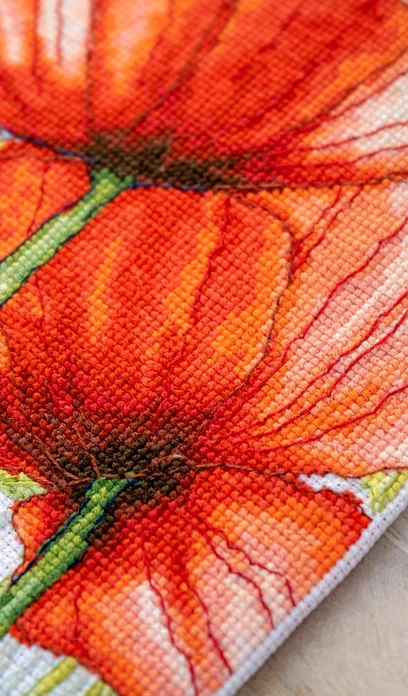 Kit Broderie Luca-S BU4018 Maci si fluturi, Material Aida 16 ct Zweigart, 22.5 x 31 cm, Fire de bumbac 100% cotton