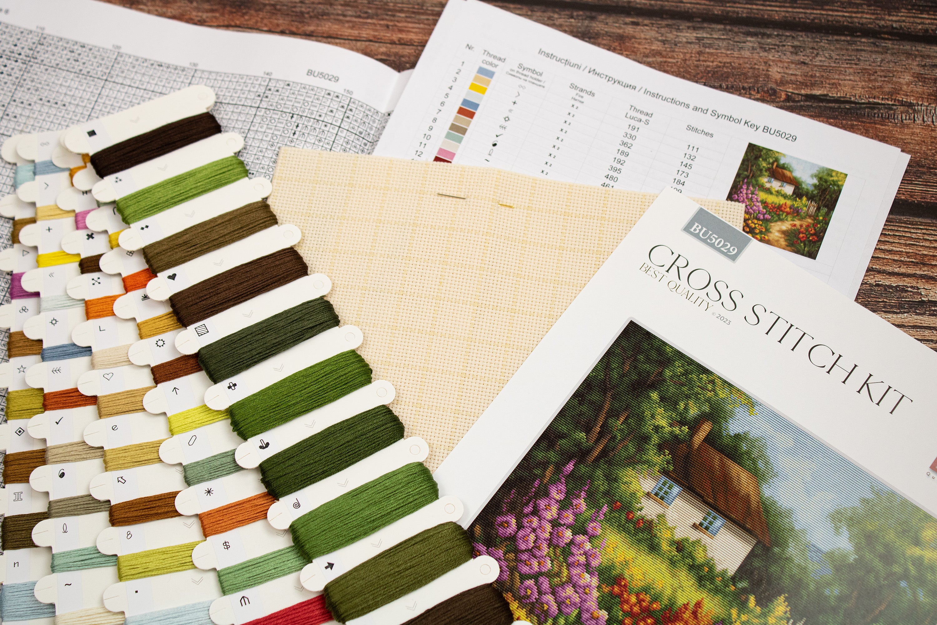 Luca-S BU5029 The Country House Cross Stitch Kit, 30x30 cm, Zweigart Aida 16 ct Fabric, 56 Colors, 100% Cotton Threads
