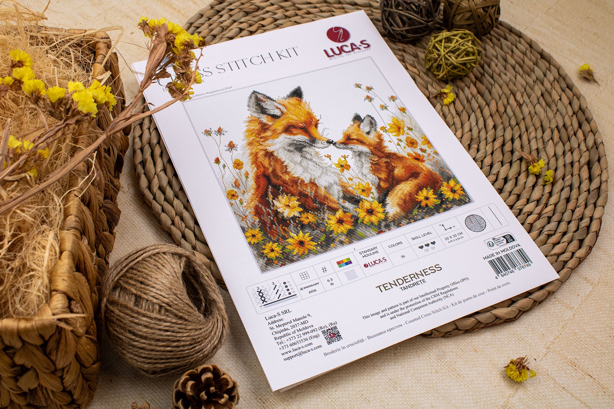 Luca-S BU5059 Tenderness Cross Stitch Kit, 22x22 cm, Zweigart Aida 16 ct Fabric, 36 Colors, 100% Cotton Thread