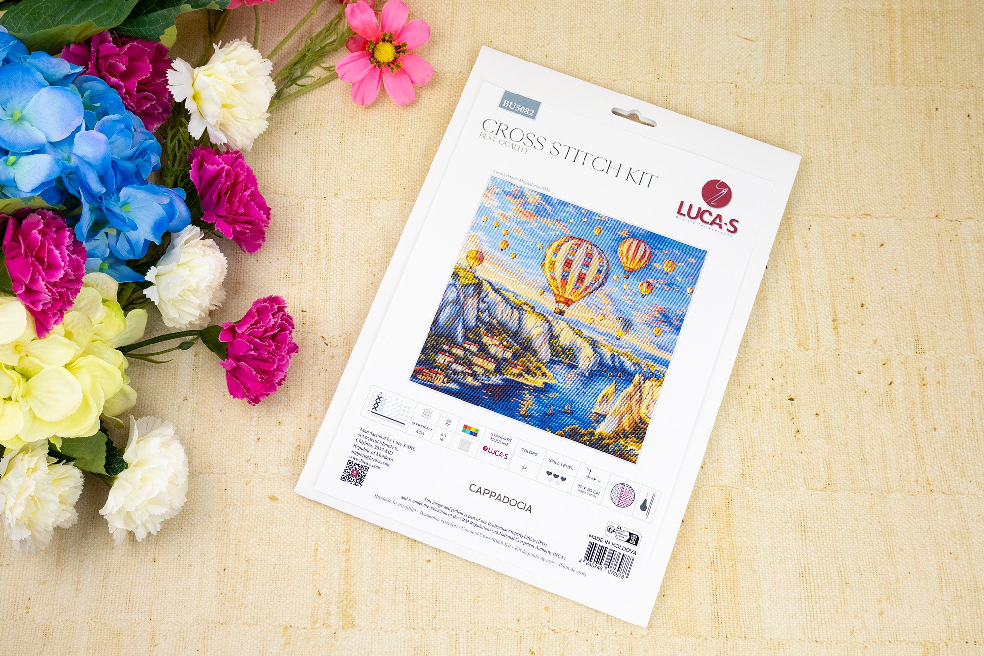 Luca-S Cappadocia BU5082 Cross Stitch Kit, Hot Air Balloons Design, 30x30 cm, Zweigart Aida 16ct Fabric, 57 Colors, 100% Cotton Thread