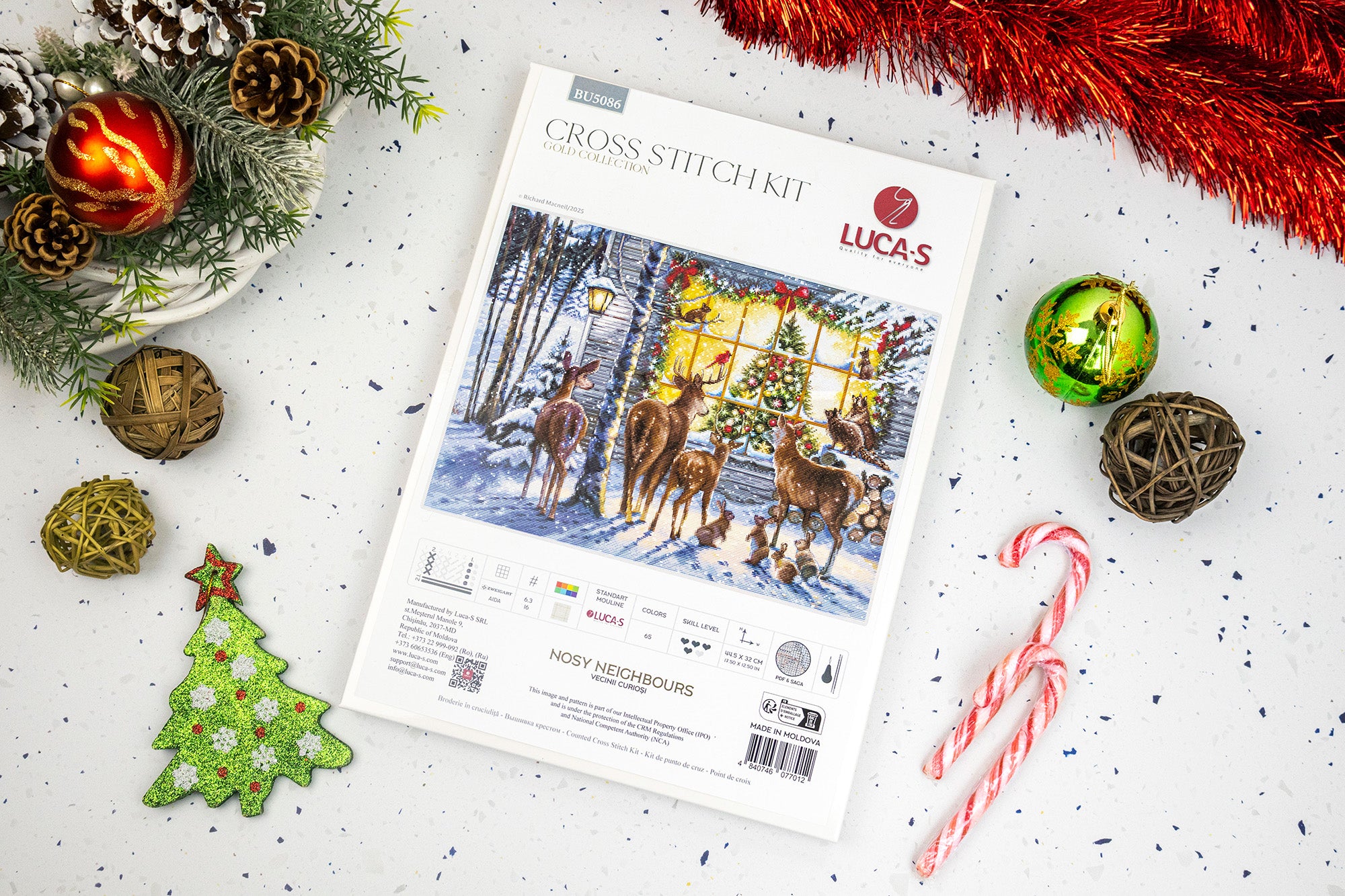 Luca-S BU5086 Nosy Neighbours Cross Stitch Kit, GOLD Collection, 44.5 x 32 cm, Zweigart Aida 16 ct Fabric, 65 Colors, 100% Cotton Thread