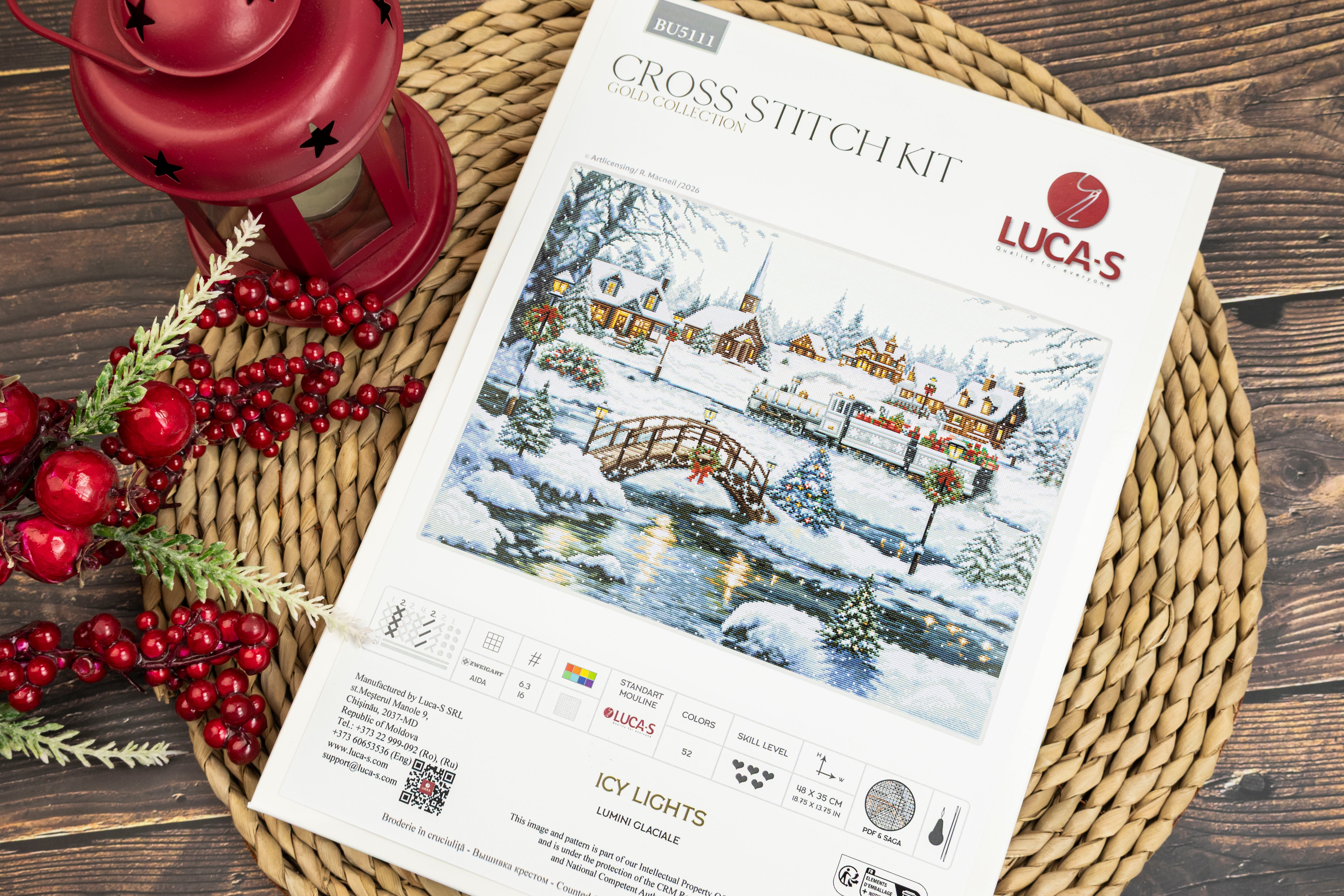 Kit Broderie Luca-S BU5111 Lumini Glaciale, Colecția GOLD, 48 x 35 cm, Material Zweigart Aida 16 ct, 52 Culori, Design Sat de Iarnă