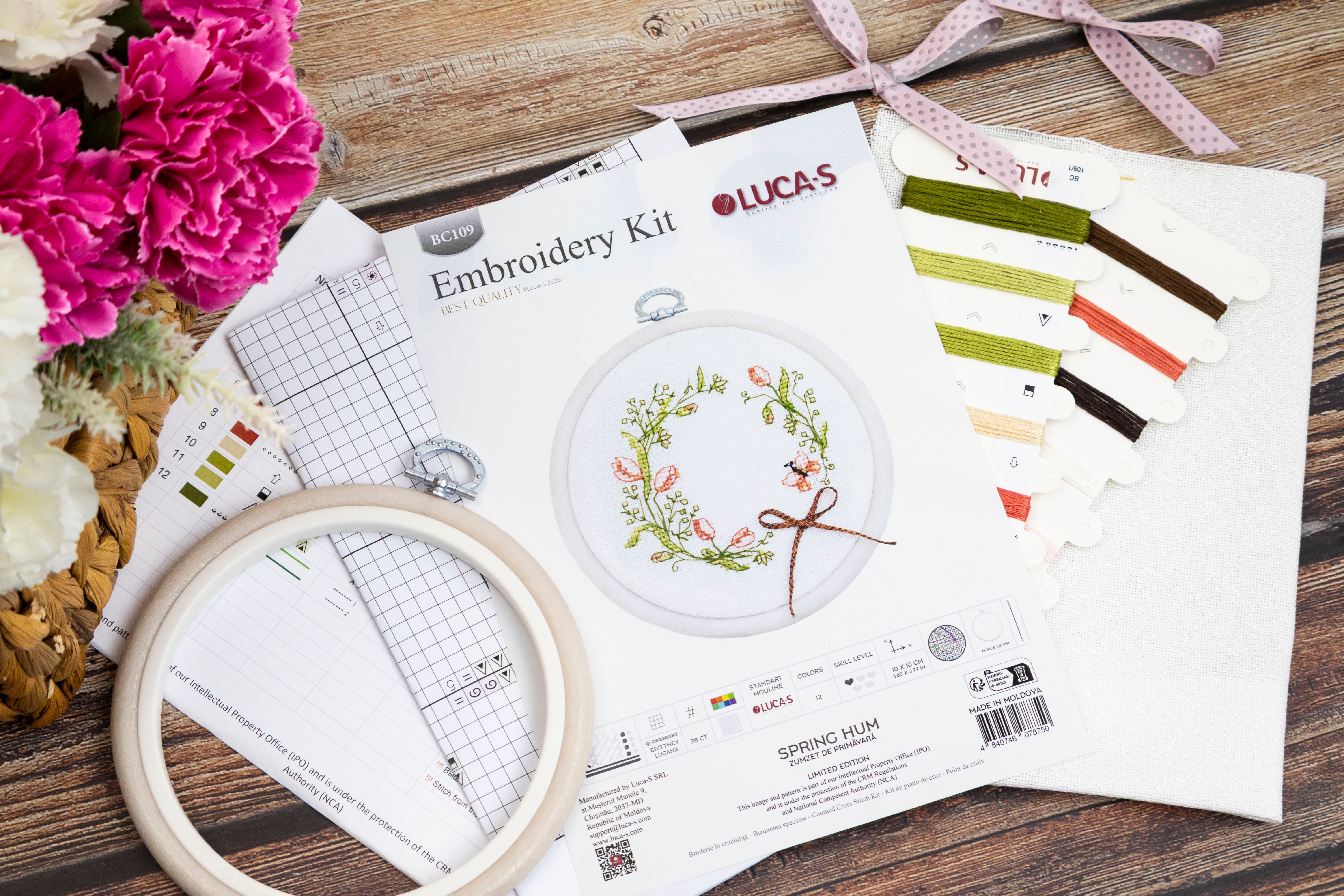 Luca-S BC109 Spring Hum Cross Stitch Kit, 10x10 cm, Zweigart Aida 16 Canvas, 100% Cotton Thread, Includes Nurge Hoop and Needle