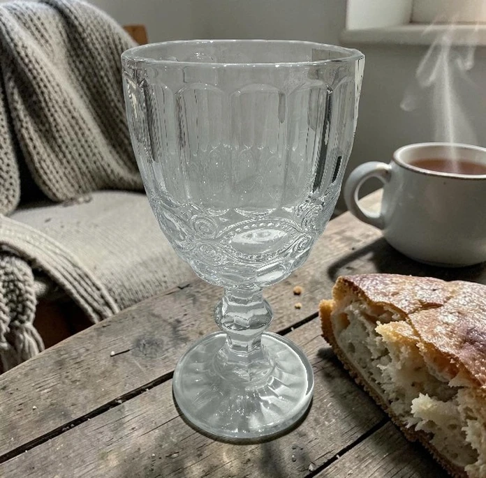 Set de 6 piese pahare cu tulpină JX-08YJ, sticlă transparentă cu model embossed pe cupă și tulpină