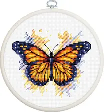 Set de broderie încrucișată Luca-S • Dimensiune: 3,63 x 3,19 in sau 9 x 8 cm • Puncte: 58 x 51 • Culori: 14 • Fire: Luca-S 100% bumbac • Țesătură: Zweigart Aida16 (100/101) 20 x 20 cm • Ace de brodat №26 - 1 ac • Cercul de brodat Nurge Round 230 Nr.2 (135 mm) - alb • Diagramă parțial colorată și cusătură colorată pe dos - 1 foaie format A3 • Nivel de dificultate: 1/5 • Artist: Artist: Luca-S • Set de broderie încrucișată Luca-S Set de brodat în cruciuliță cu cercul de brodat inclus - Fluturele Monarh, BC102