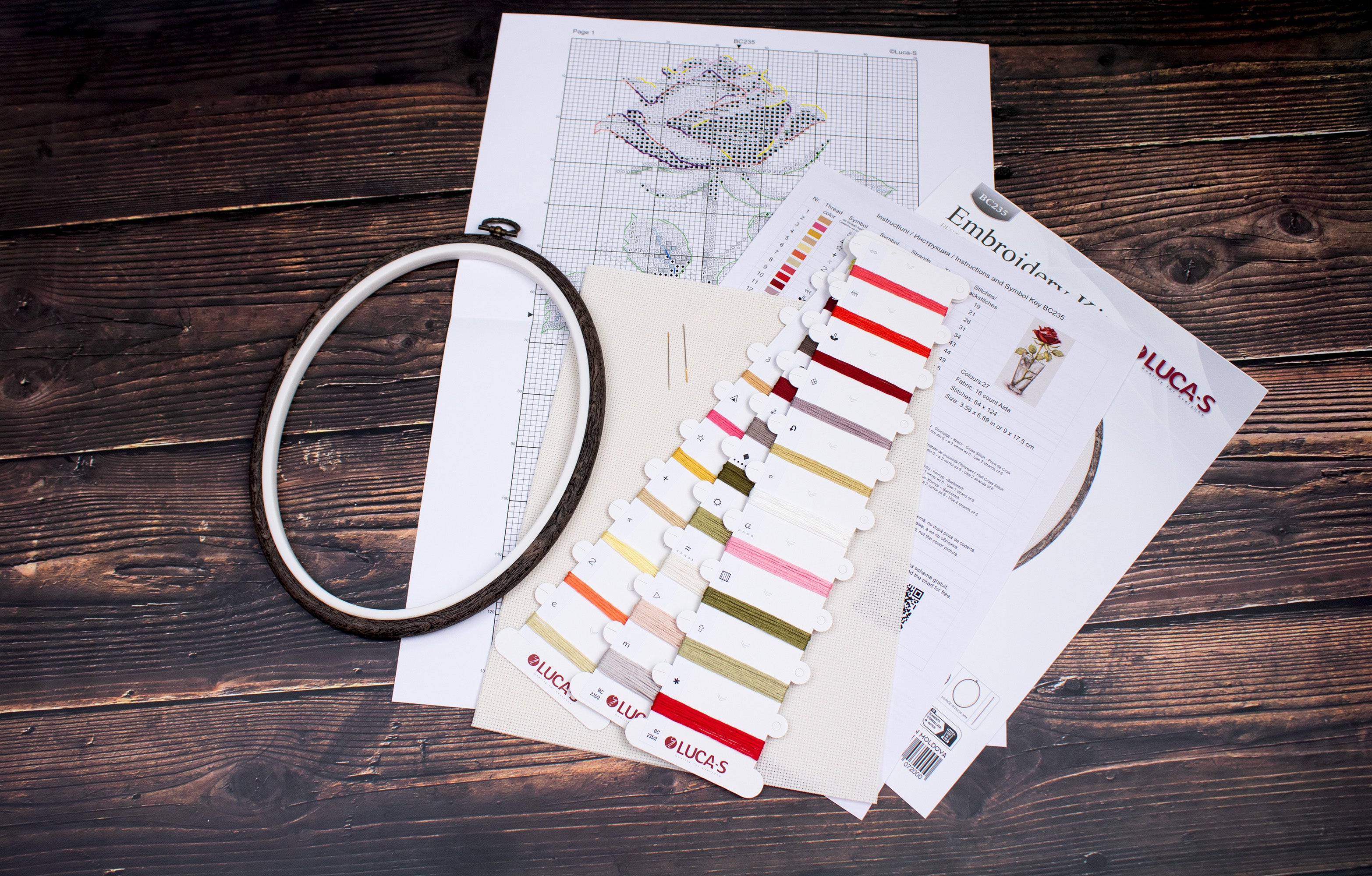 Luca-S BC235 Cross-Stitch Kit Mister Lincoln Rose, Zweigart Aida 18 Cream Fabric, 27 Colors, 9 x 17.5 cm, Includes Nurge Oval Hoop